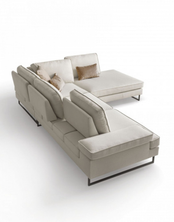 Модел Luis. Le Comfort, Италия. Модерен италиански диван с релакс механизми. Луксозна италианска мека мебел - прави, ъглови, дво