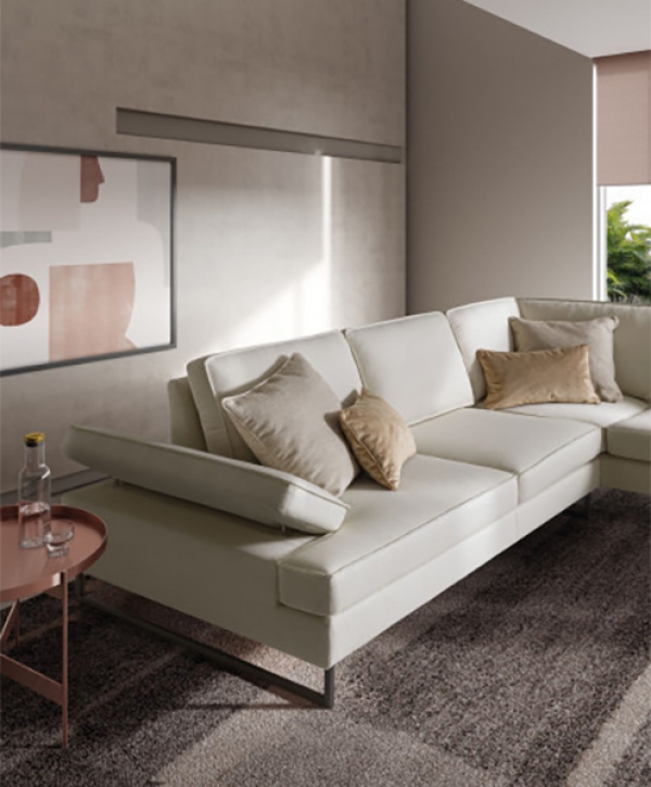 Модел Luis. Le Comfort, Италия. Модерен италиански диван с релакс механизми. Луксозна италианска мека мебел - прави, ъглови, дво