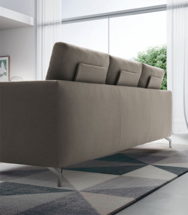 Луксозна италианска модулна мека мебел с разнообразни елементи, модел Mike. Le Comfort, Италия.