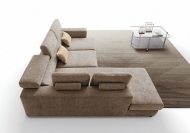 Модел Plaris. Le Comfort, Италия. Луксозна италианска модулна мека мебел с релакс механизми. Модерни италиански модулни дивани с