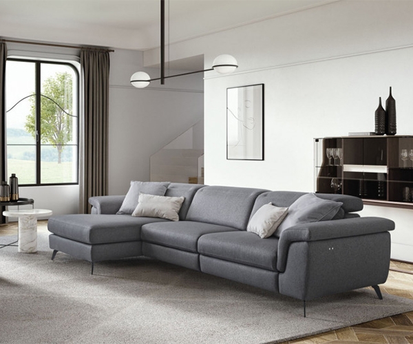 Zeno, Le Comfort. Луксозен италиански модулен диван с електрически релакс механизим и кожена или текстилна тапицерия.