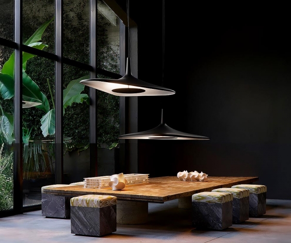 Soleil, Luceplan. Луксозен италиански черен полилей с LED светлина.