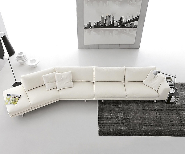 Empire, Musa. Модерен италиански модулен диван с кожена или текстилна тапицерия.
