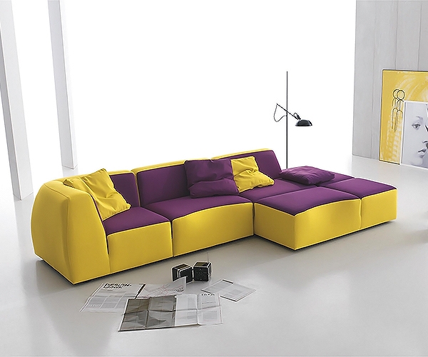 Bubba, Musa. Модерна италианска модулна мека мебел с тапицерия от кожа или текстил.
