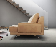 Модел Hiro, производител Musa, Италия. Луксозен италиански модулен диван с тапицерия от кожа или текстил. Модерни прави или ъгло