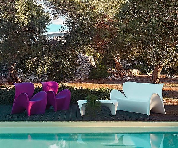 Lili, Myyour. Ìîäåðíè èòàëèàíñêè ìåáåëè çà çàâåäåíèå - äèâàíè, ìàñè, ñòîëîâå.