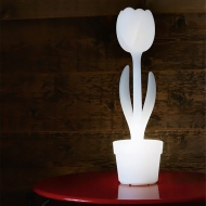 Модел Tulip, производител Myyour, Италия. Луксозна италианска лампа за градина. Модерно италианско осветление за екстериора.
