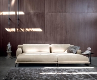 Модел Bovisa. Производител Nicoline, Италия. Луксозен италиански модулен диван с релакс механизми и текстилна или кожена тапицер