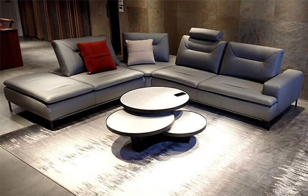 Модел Cavour. Производител Nicoline, Италия. Луксозен италиански диван с дървена структура, кожена или текстилна тапицерия и фун
