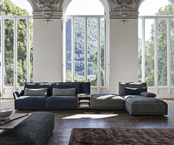 Isola, Nicoline. Модерен италиански модулен диван със сваляща се тапицерия от кожа или текстил.