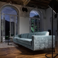 Модел Nausicaa. Производител Nicoline, Италия. Модерен италиански модулен диван с текстилна или кожена тапицерия. Луксозна итали