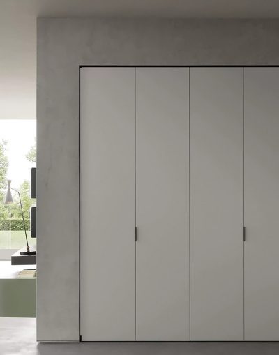 Модел Smooth. Производител Presotto, Италия. Луксозен италиански гардероб с плъзгащи се или класически врати. Модерни италиански