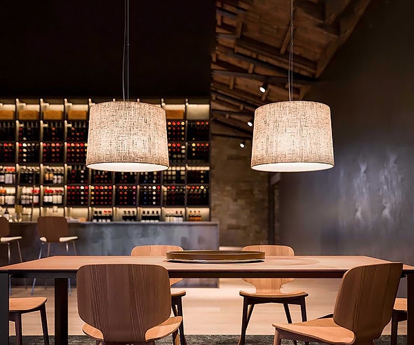 Êîëåêöèÿ Grace, Quadrifoglio Group. Ìîäåðíè èòàëèàíñêè íàñòîëíè, ñòîÿùè è âèñÿùè ëàìïè ñ àáàæóðè îò ôèáðîñòúêëî.