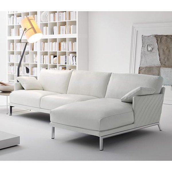 Италианска мека мебел с кожена тапицерия модел Douglas. Rigosalotti, Италия. Модерни италиански дивани с кожа.