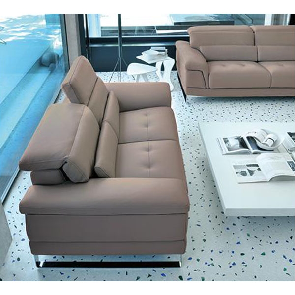 Модерен италиански кожен диван с или без лежанка модел Phill. Производител: Rigosalotti, Италия.