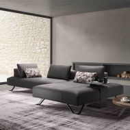 Модел Jest Fancy. Производител Samoa, Италия. Модулен италиански диван със сваляща се текстилна тапицерия или тапицерия от кожа 