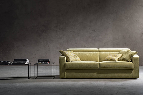 Модел Kant. Производител Samoa, Италия. Модерен италиански диван с текстилна или кожена тапицерия и функции сън и релакс.