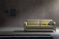 Модел Kant. Производител Samoa, Италия. Модерен италиански диван с текстилна или кожена тапицерия и функции сън и релакс.