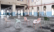 Модел Hug. Производител: Scab Design, Италия. Луксозен италиански стол за трапезария със структура от технополимер. Модерни итал