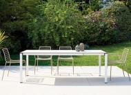Модерни разтегателни маси за градина, колекция Pranzo. Производител: Scab Design, Италия.