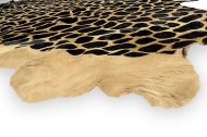 Модел Pelle, производител Sitap - Италия. Модерен италиански килим от телешка кожа. Луксозни италиански килими за дневна, спалня