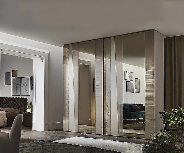 Êîëåêöèÿ Madras, Tomasella. Âèñîê êëàñ èòàëèàíñêè ãàðäåðîáè ñ ïëúçãàùè ñå âðàòè.