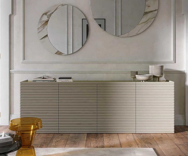 Patsy, Tonin Casa. Луксозен италиански скрин с релефна декорация.