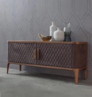 Модел Tiffany, производител - Tonin Casa, Италия. Модерен италиански тапициран скрин. Висок клас италиански мебели за дневна или