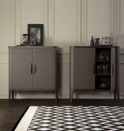 Модел Tiffany, производител - Tonin Casa, Италия. Модерен италиански тапициран скрин. Висок клас италиански мебели за дневна или