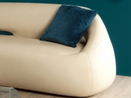 Модел Duny. Производител Tonin Casa, Италия. Елегантен италиански диван с кожена тапицерия. Луксозна италианска мека мебел - пра