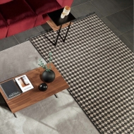 Модел Farfa. Производител Tonin Casa, Италия. Модерен, машинно тъкан италиански двуцветен килим.