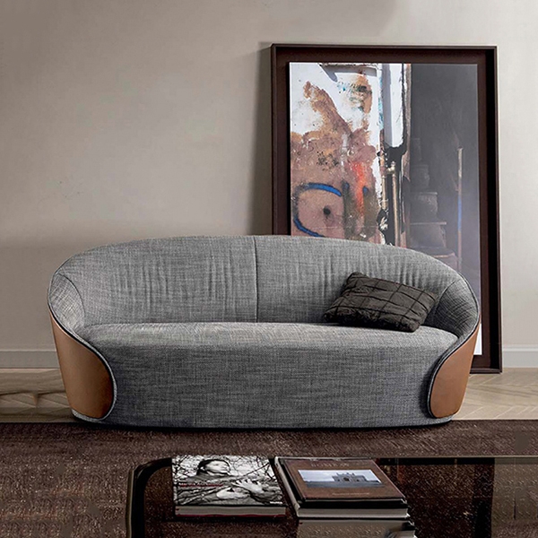 Mama Sofa, Tonin Casa. Модерен италиански диван с кожена или текстилна тапицерия.