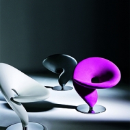 Модел Question Mark. Производител Tonon, Италия. Елегантно италианско дизайнерско кресло с мтална основа.