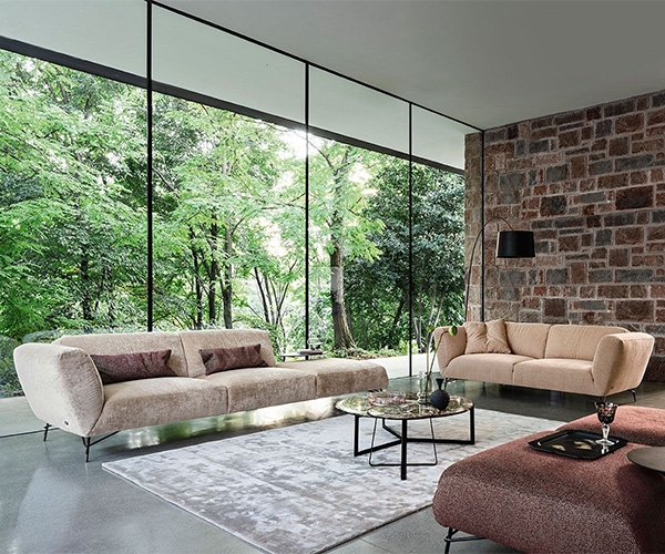 Модел Tortona, Nicoline. Луксозен италиански модулен диван с кожена или текстилна тапицерия с разнообразни цветове.