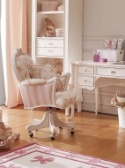 Колекция Catherine. Производител Volpi, Италия. Класически италиански мебели за детска стая. Луксозни детски легла, скринове, но